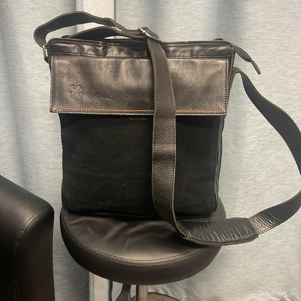 BEN SHERMAN. UNISEX Or Men's Black Leather and Suede crossbody large Bag